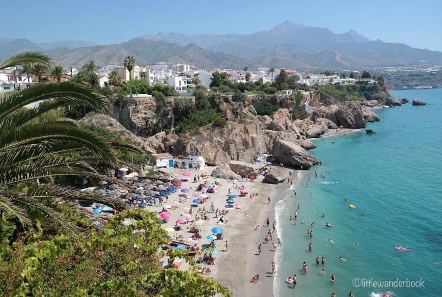 Chez Alison! Central Nerja Apt Bagian luar foto